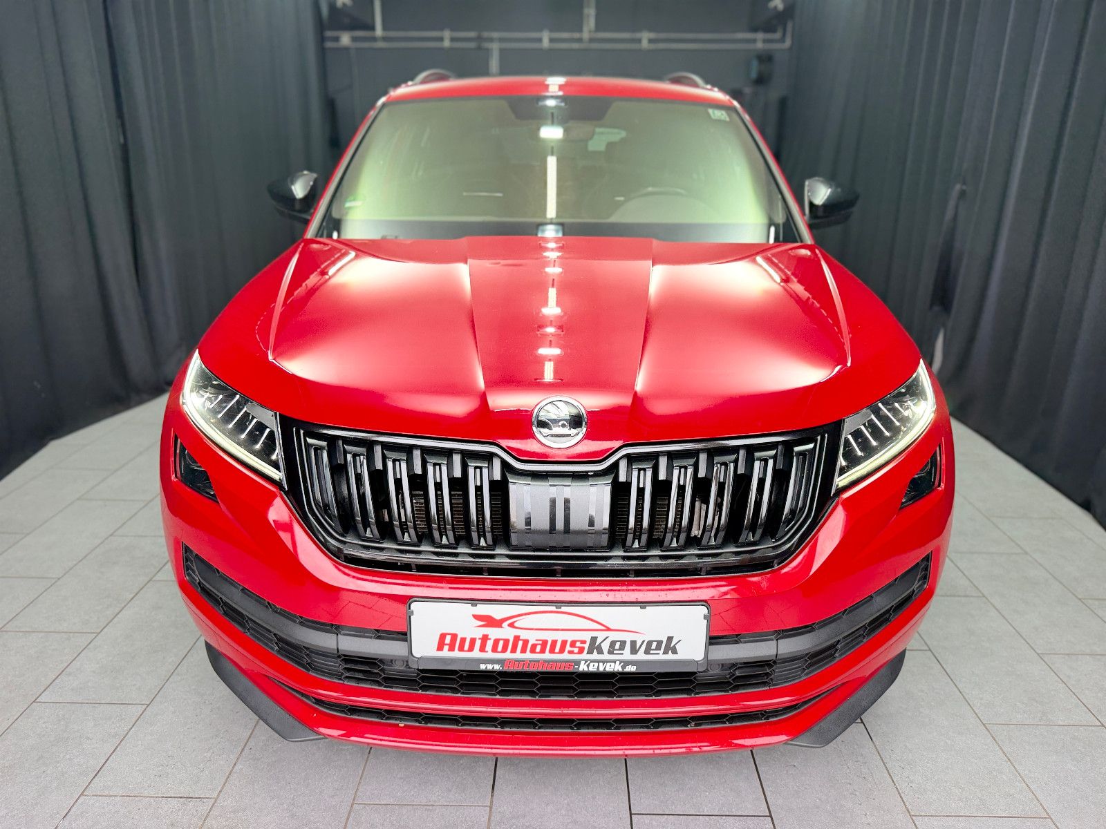 Fahrzeugabbildung SKODA Kodiaq Ambition 4x4|7-SITZER|CANTON|PANO|AHK