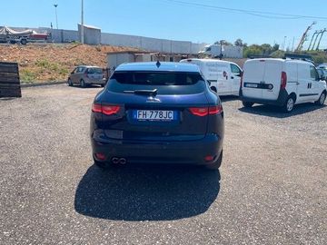 Jaguar F-Pace - 12