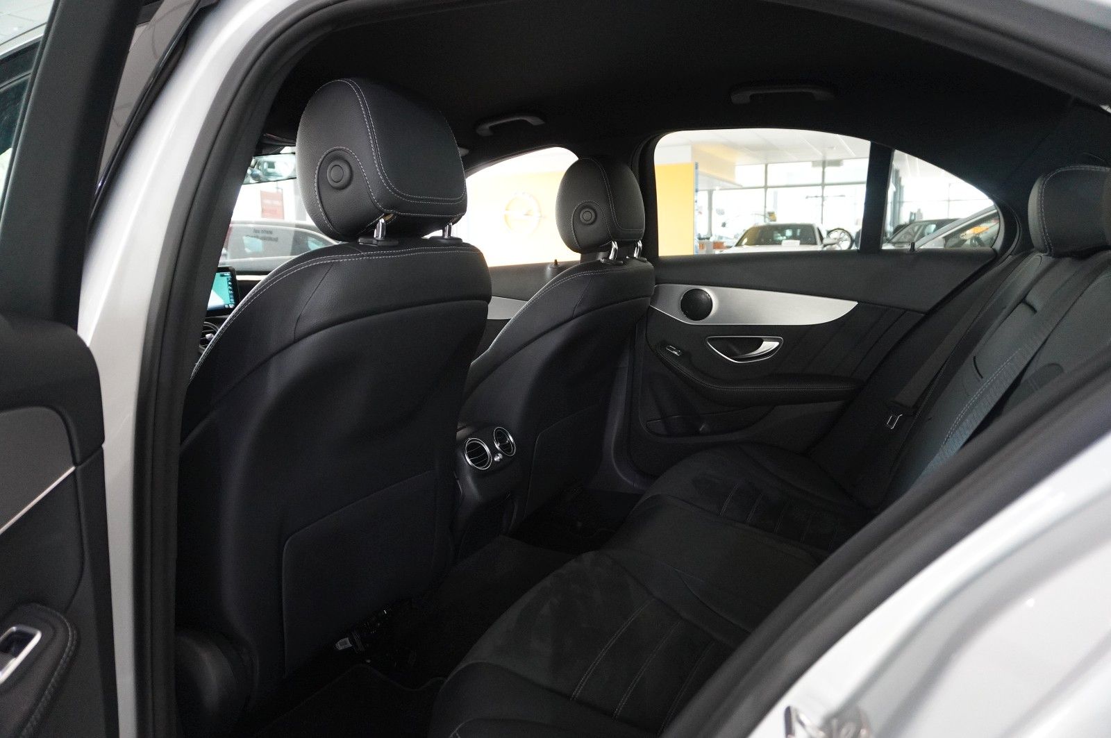 Fahrzeugabbildung Mercedes-Benz C 220D LIM. AMG LINE NAVI/LED/KAMERA/SPORT/AHK