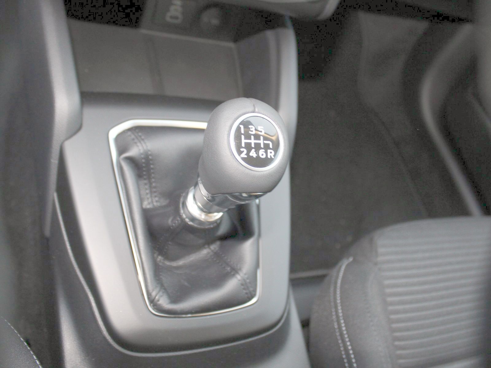 Fahrzeugabbildung Ford Focus Titanium 1,0 EcoBoost MildHybrid