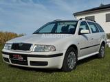 Skoda Octavia Combi Tour - Skoda Octavia aus 2009: Tour