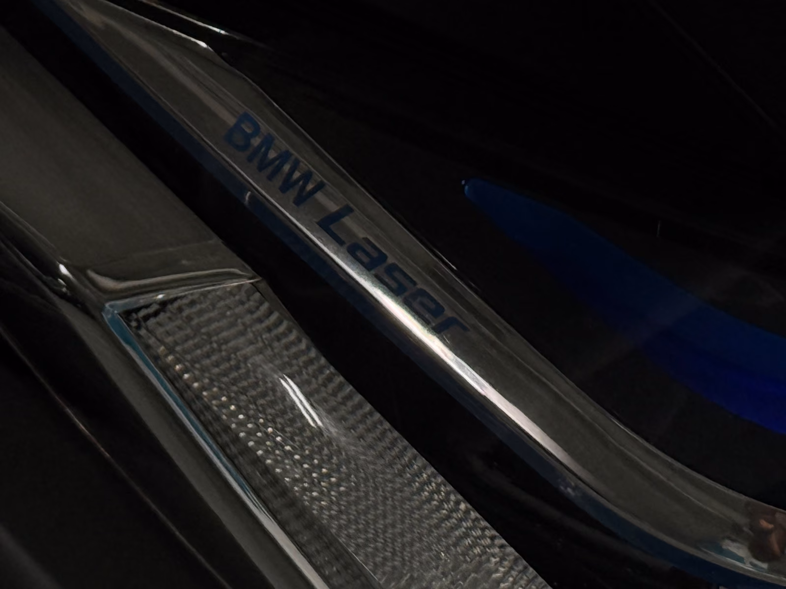 BMW 530i Limousine M Sport AHK Laser Assist 1 Hand