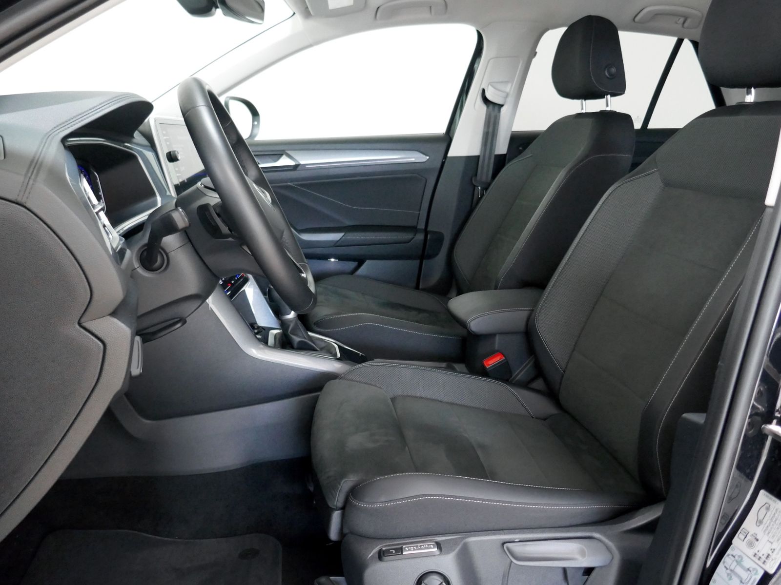 Fahrzeugabbildung Volkswagen T-Roc Style 1.5 TSI DSG | LED AHK RFK ACC