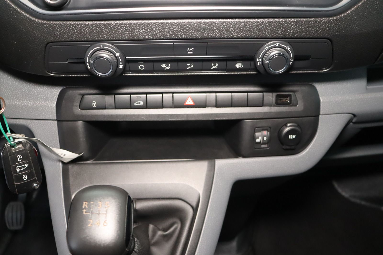 Fahrzeugabbildung Citroën Jumpy Kasten 1.5 HDi L2H1 Klima 1.Hand