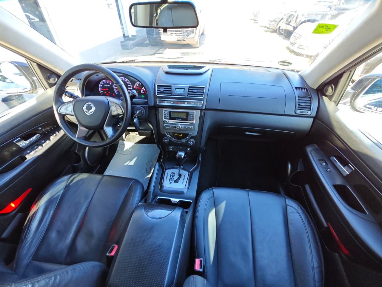 SsangYong Rexton 2015 — photo 16