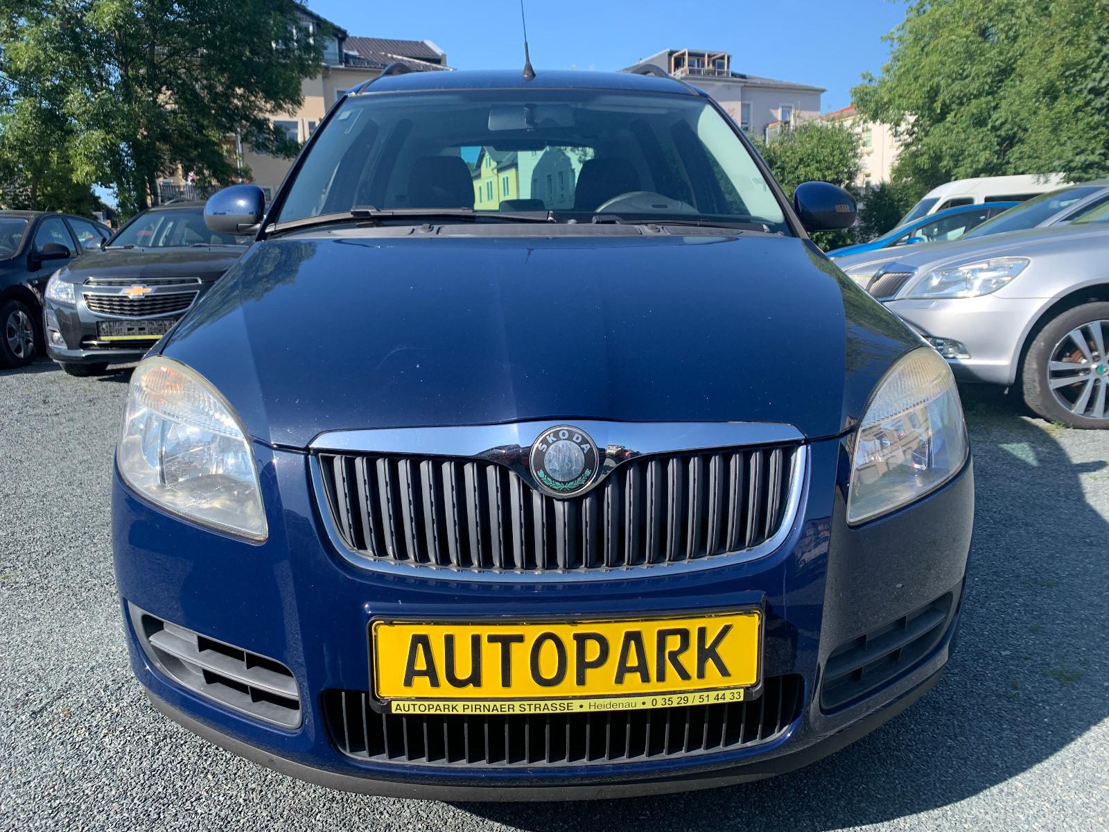 Skoda Roomster 2009 — rear view