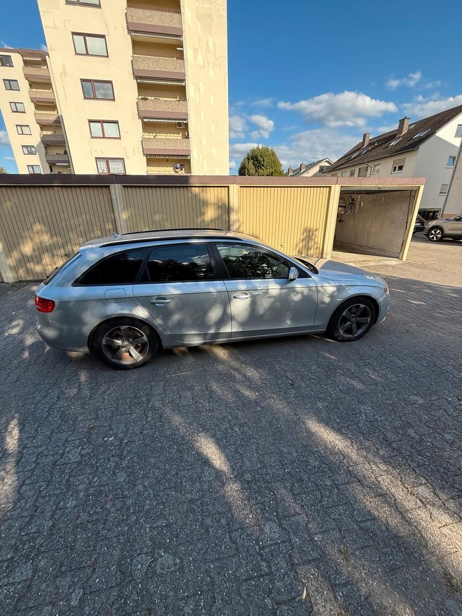Audi A4 2010 — photo 9