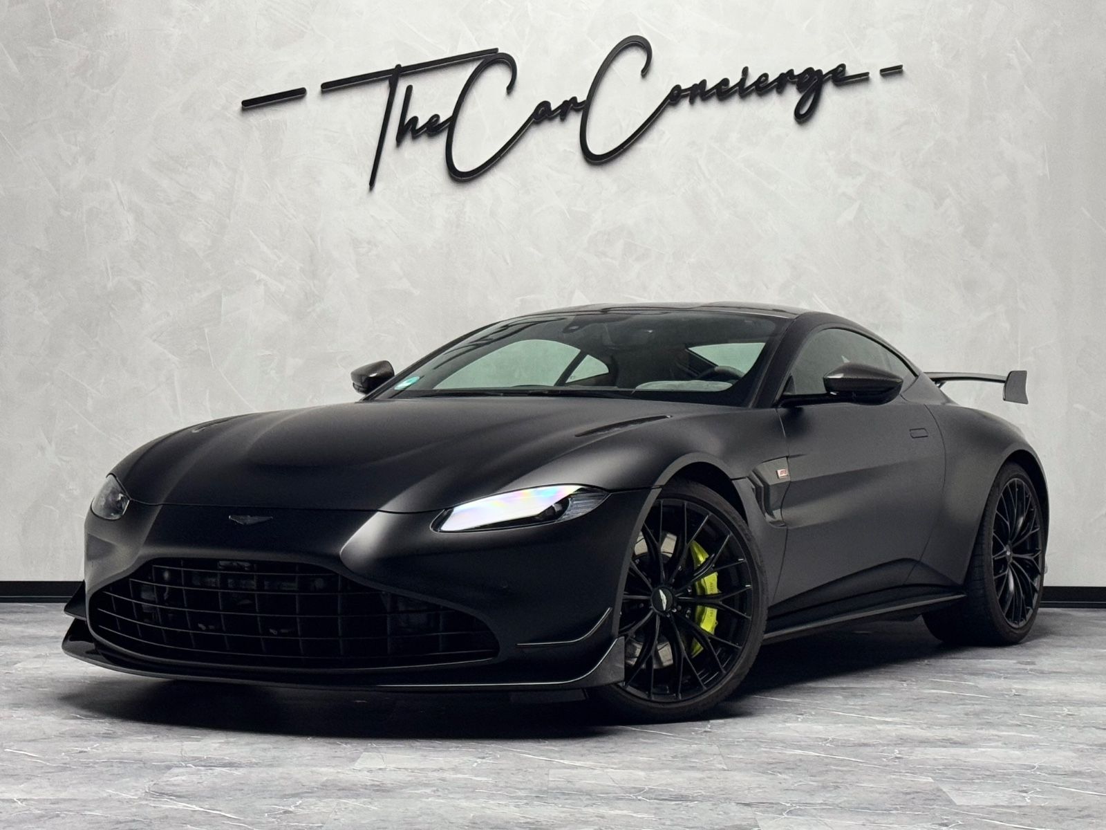 ASTON MARTIN V8 Vantage
