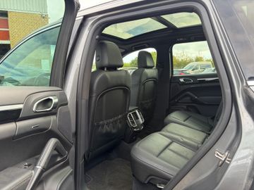 Porsche Cayenne - 7