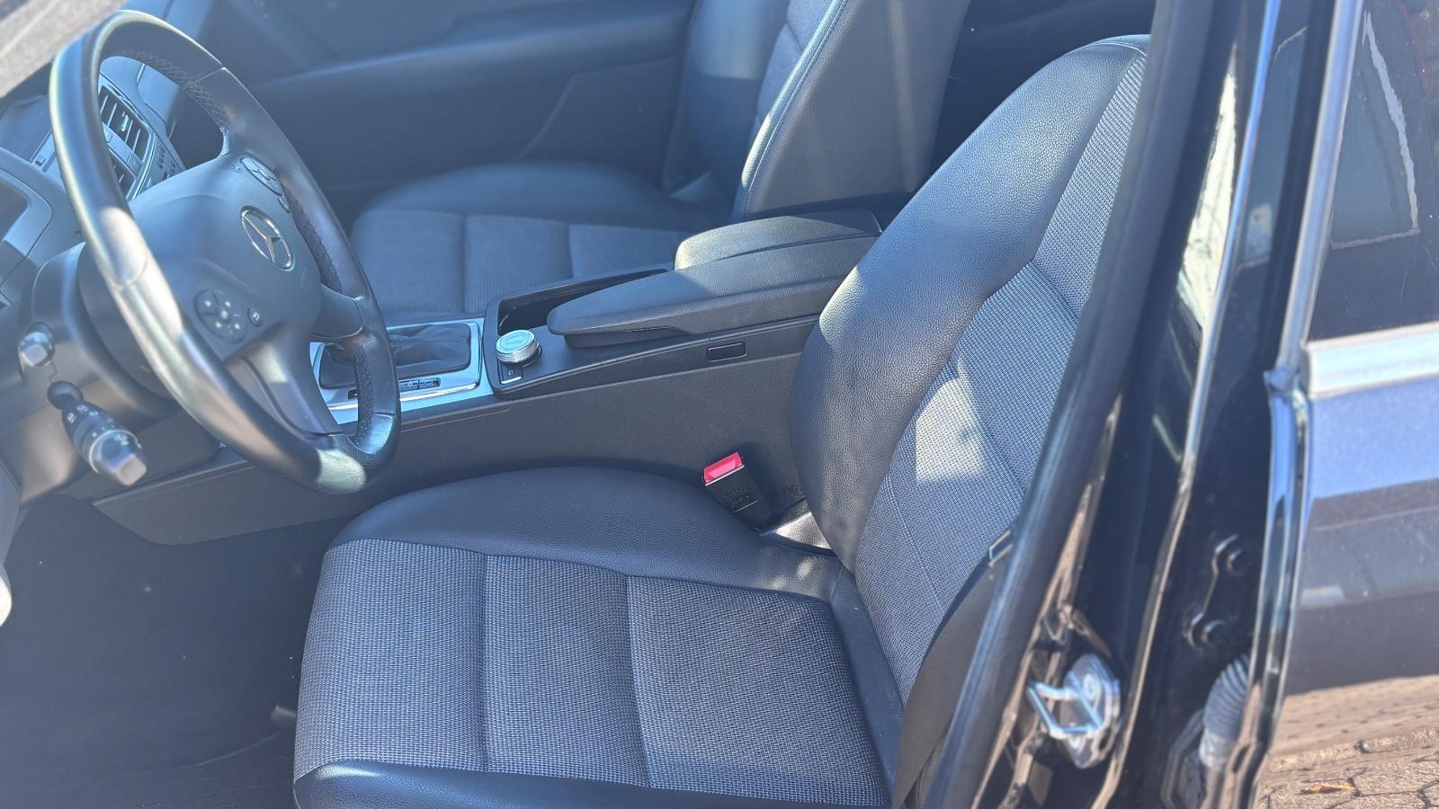 Mercedes-Benz C200 2009 — photo 6