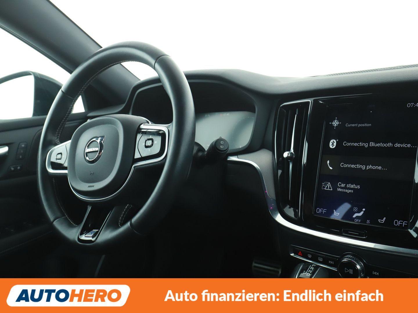 Volvo V60 2.0 T4 R-Design Aut.*NAVI*ACC*360CAM*HK*SHZ*