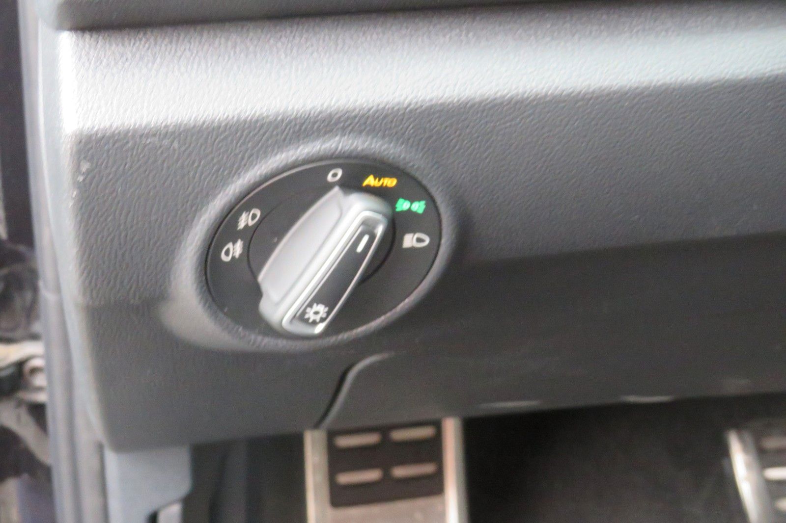 Fahrzeugabbildung Volkswagen T-Roc Sport DSG NAVI 18`SITZH. PDC DIGITAL-COCKP