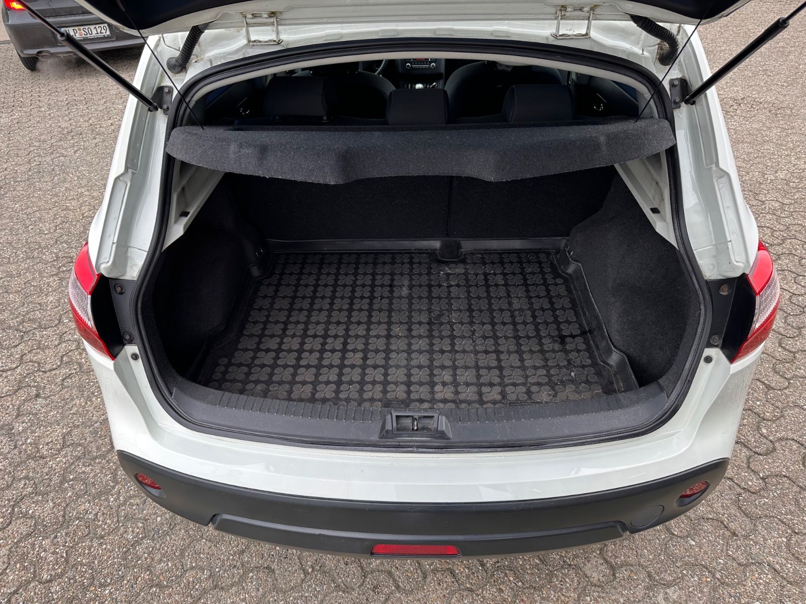 Fahrzeugabbildung Nissan Qashqai 1.6 Visia GRA/BT/GJR/Klima