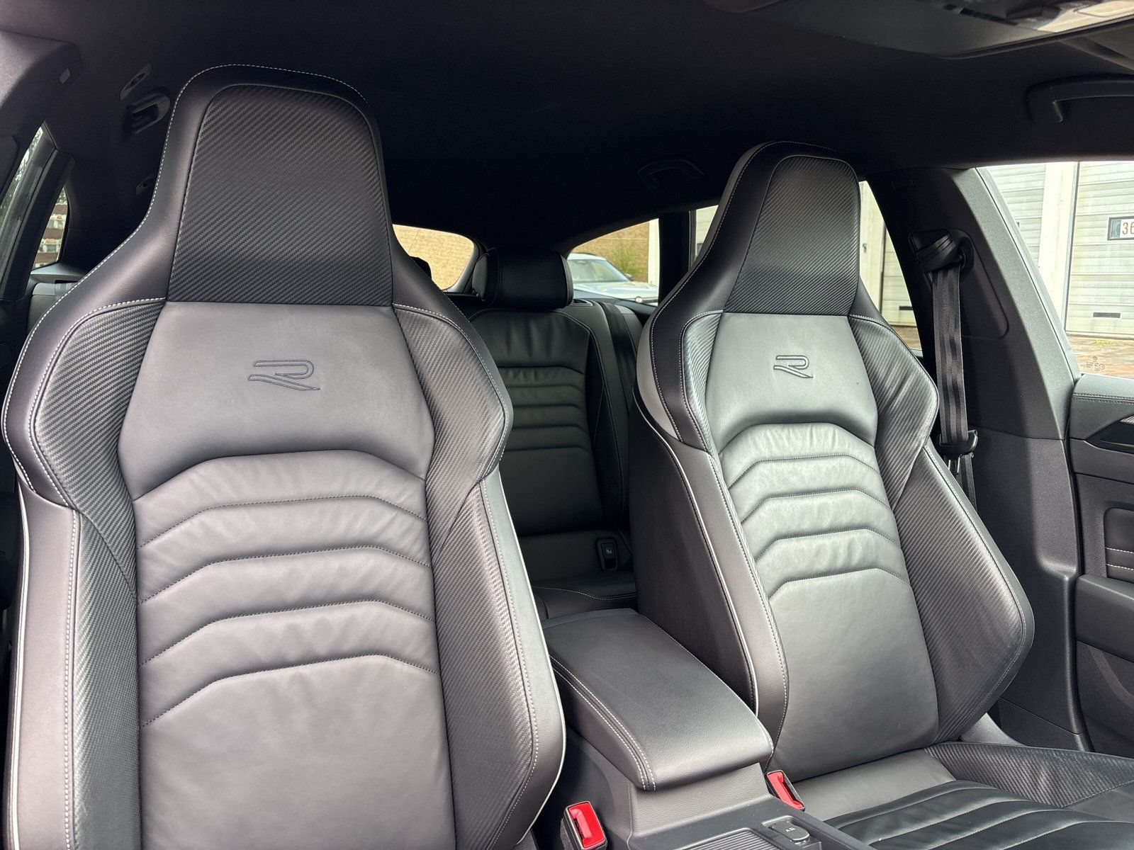 Fahrzeugabbildung Volkswagen Arteon Shooting Brake R-Line Keyless DCC Ambient