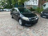Toyota Auris 2,2-l-D-CAT - Toyota Auris: D Cat