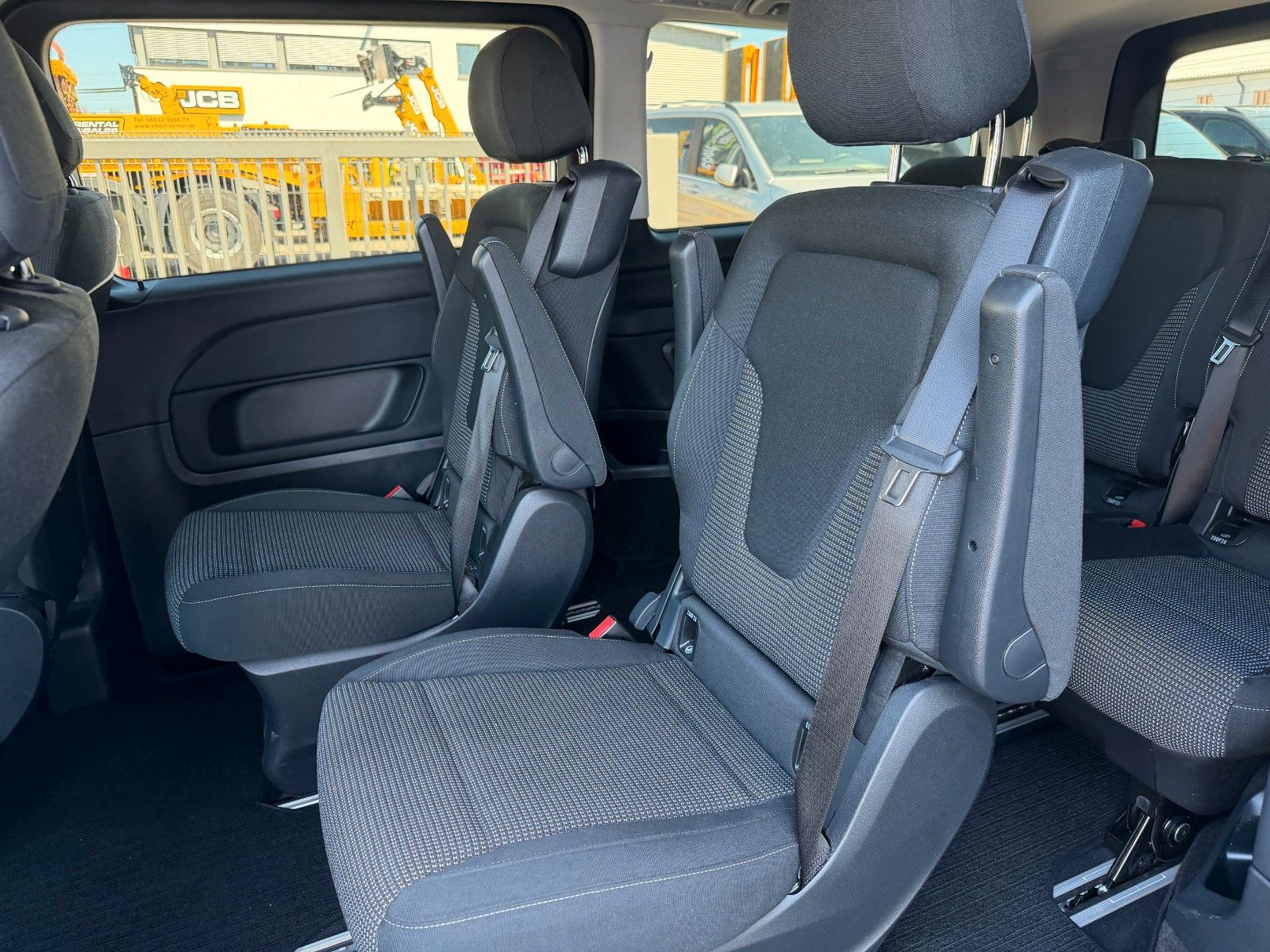 Fahrzeugabbildung Mercedes-Benz V 250 d DISTRONIC AHK2,5to 7Sitze Kamera