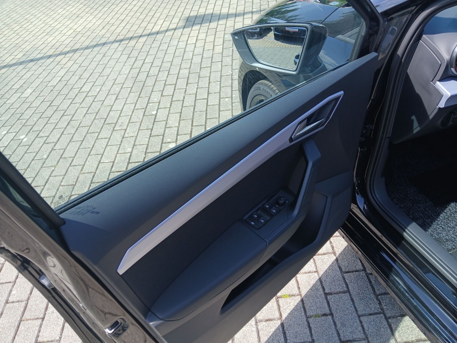 Fahrzeugabbildung SEAT Ibiza 1.0 TSI DSG FR Black Edition Kamera SH