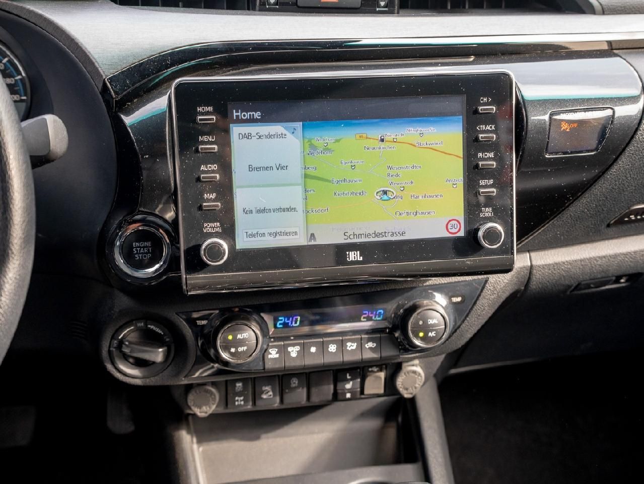 Fahrzeugabbildung Toyota Hilux Double Cab Invincible 4x4