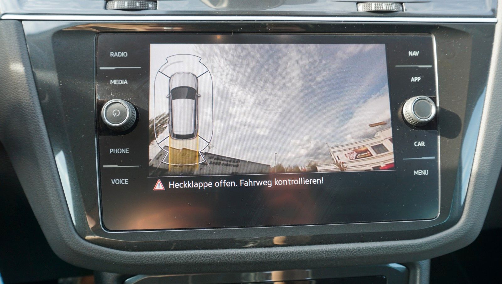 Fahrzeugabbildung Volkswagen Tiguan Elegance 4M, Kamera, Navi, AHK, IQ.Light