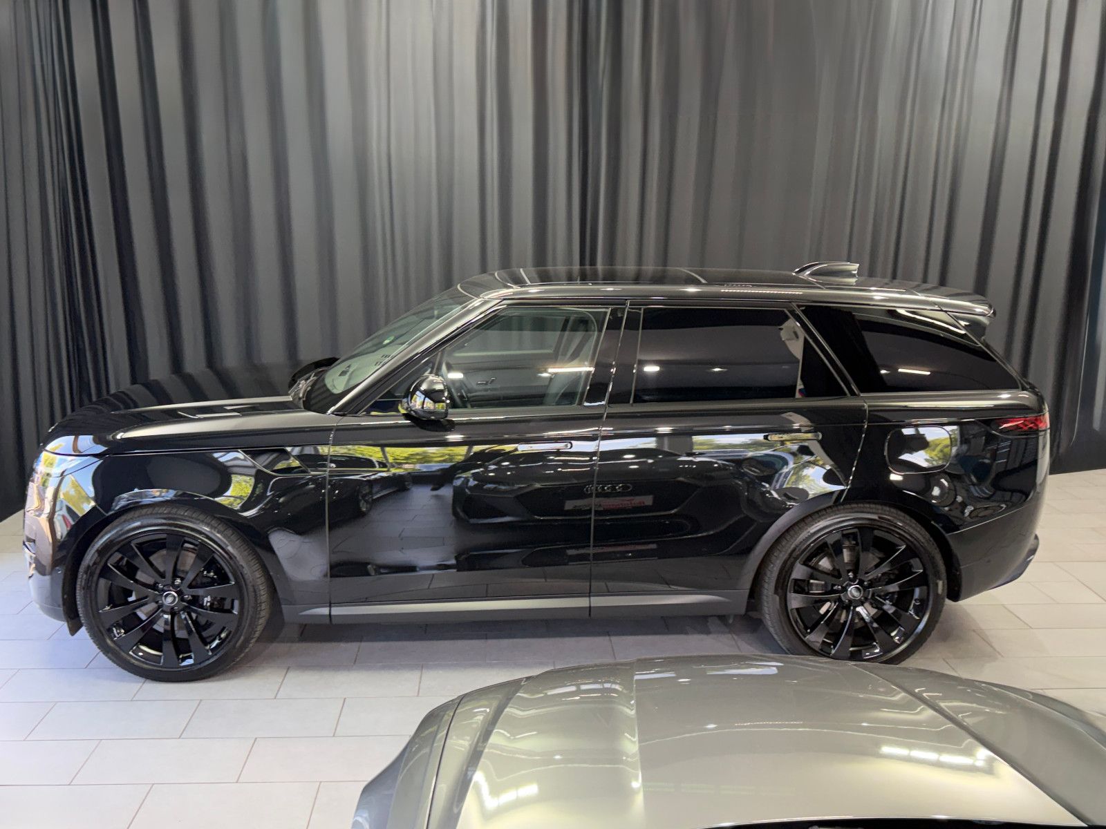 Fahrzeugabbildung Land Rover Range Rover Sport S Hybrid |MERIDIAN|360°|LUFT
