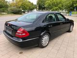 Mercedes-Benz E 240 Elegance - schwarze Mercedes-Benz E 240