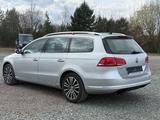 Volkswagen Passat Variant Highline*AHZV*Xenon*SHZG*Alcantar - Volkswagen Passat Variant aus 2011: Highline