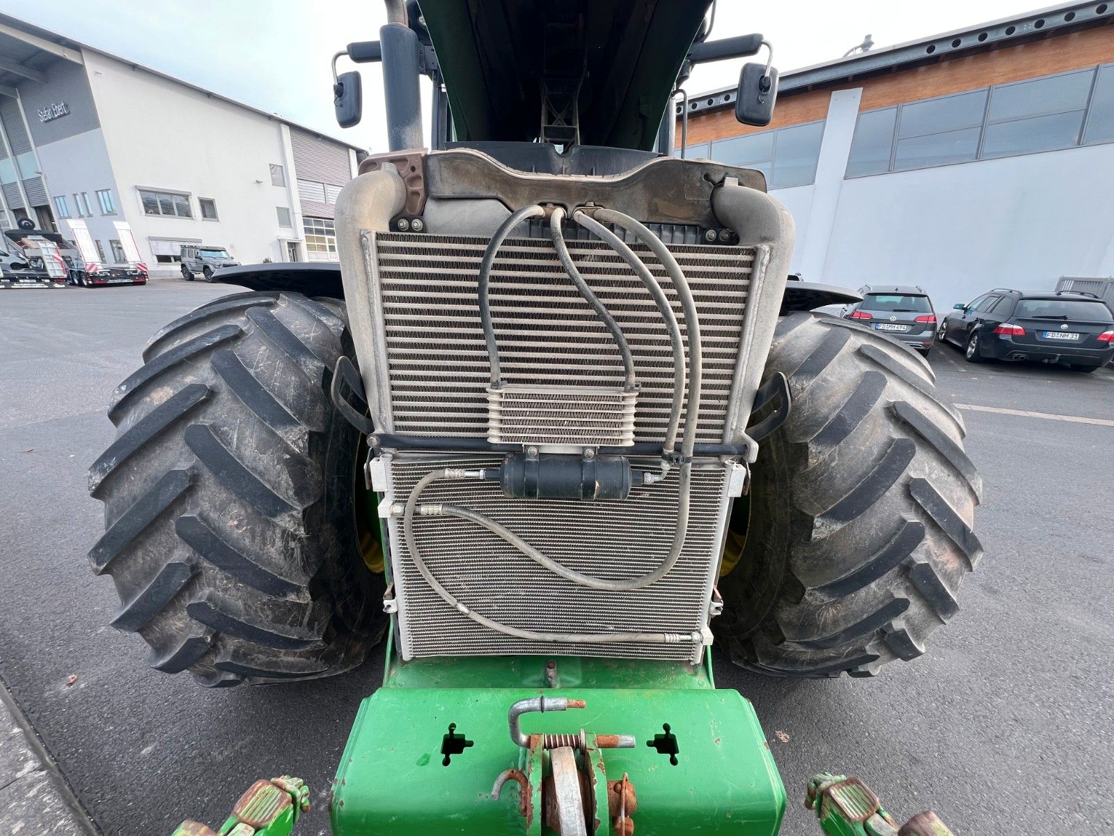 Fahrzeugabbildung John Deere 8295 R / kein AdBlue / Rückfahreinrichtung