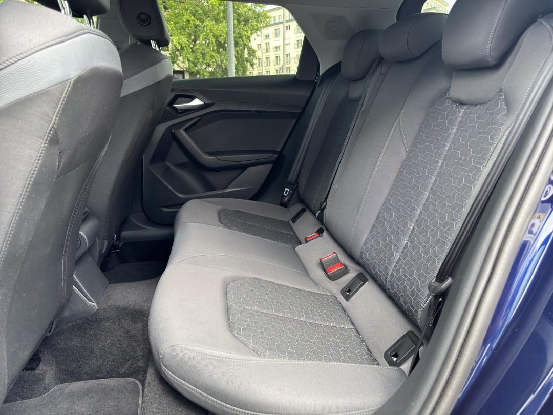 Fahrzeugabbildung Audi A1 allstreet 30 1.0 TFSI basis LED,Navi,SHZ,PDC
