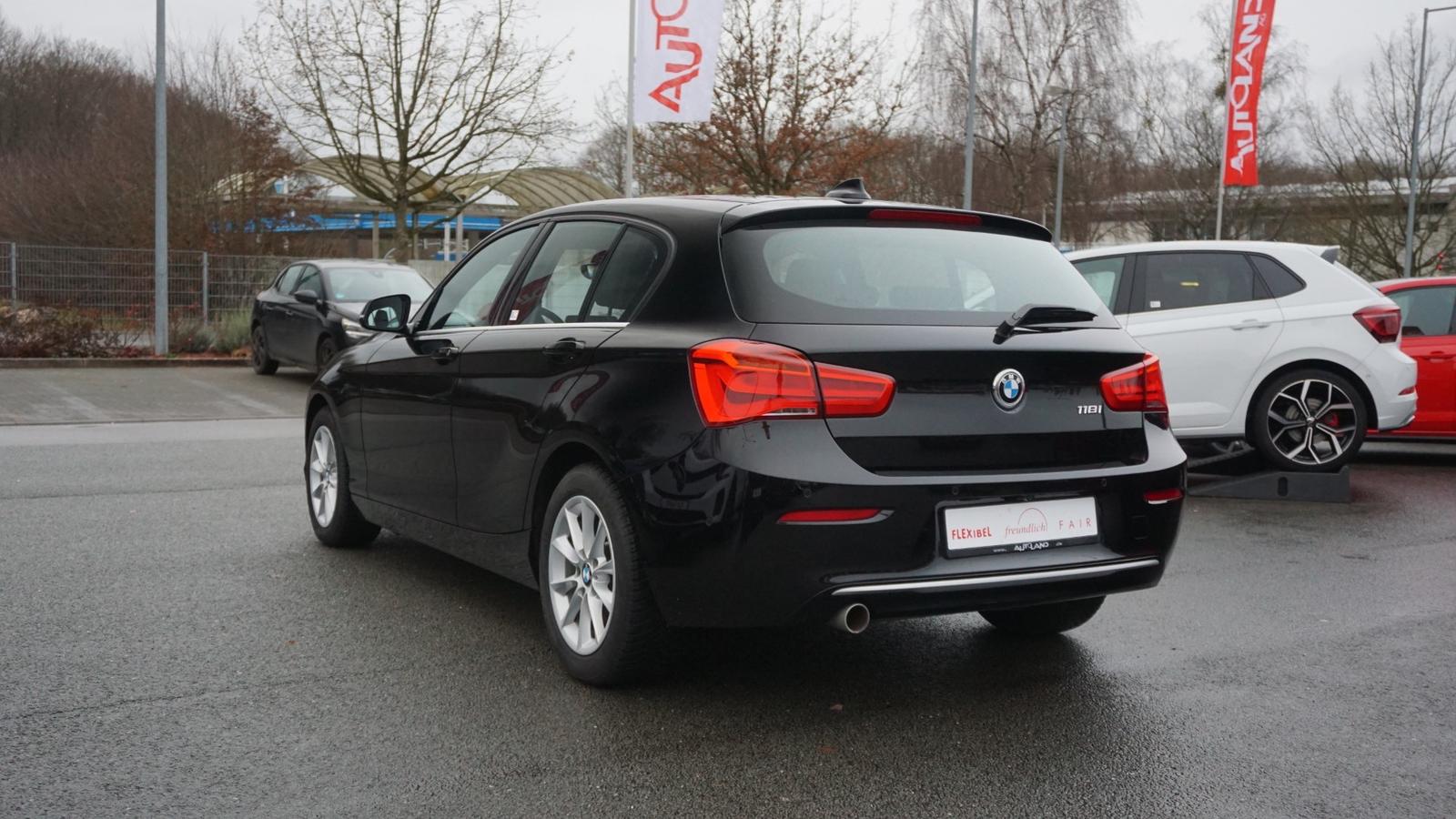 BMW 118i Urban Line LED Navi Tempomat Automatik PDC