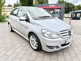 Mercedes-Benz B 180,Automatik,Sitzheizung,Klima,Teilleder,PDC - gebrauchte Mercedes-Benz B 180 aus dem Jahr 2010