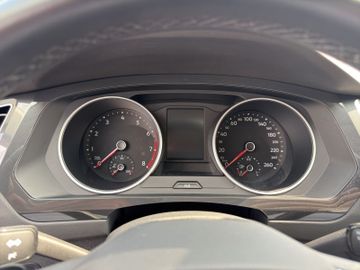 Volkswagen Tiguan - 9