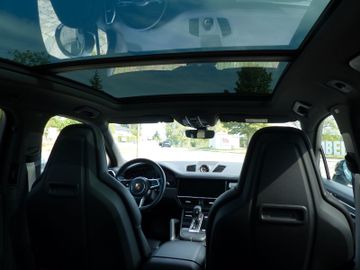 Porsche Cayenne - 12