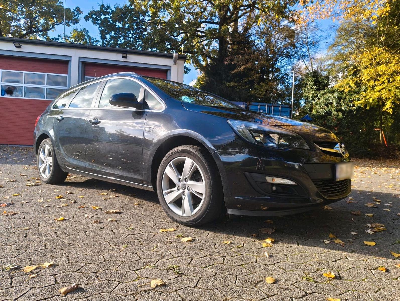 Opel Astra 2014 — photo 7