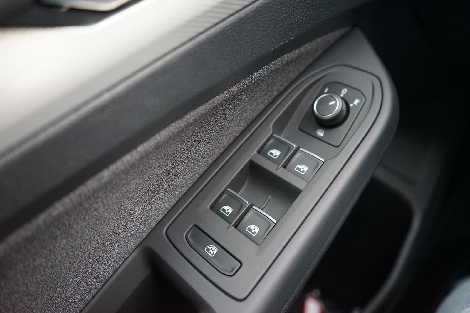 Volkswagen Golf VIII 1.0 TSI Move LED PDC App Connect, миниатюра 25