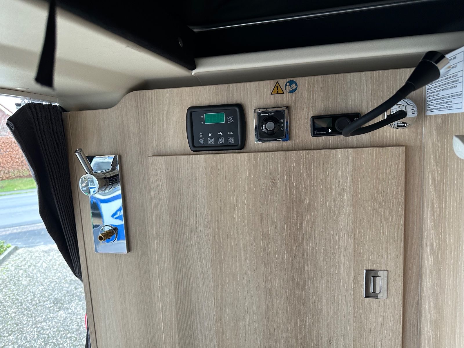 Fahrzeugabbildung Dreamer CapLand 2.0 TDCi Autom AHK/Xenon/Vorzelt/Navi/WC