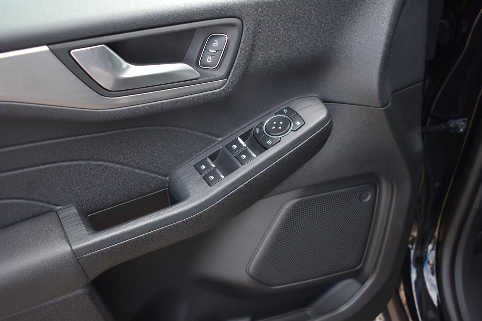 Fahrzeugabbildung Ford Kuga Titanium LED Keyless go Kamera DAB