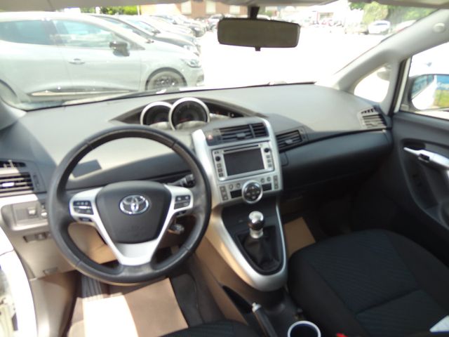 Fahrzeugabbildung Toyota Verso Travel/Kamera/Navi/131PS/95.500km/