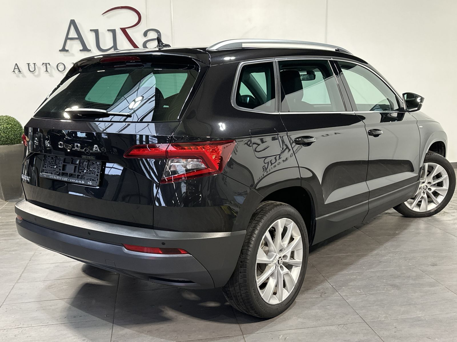 Fahrzeugabbildung SKODA Karoq 1.5 TSI DSG Clever NAV+LED+18ZO+CARPLAY+PP