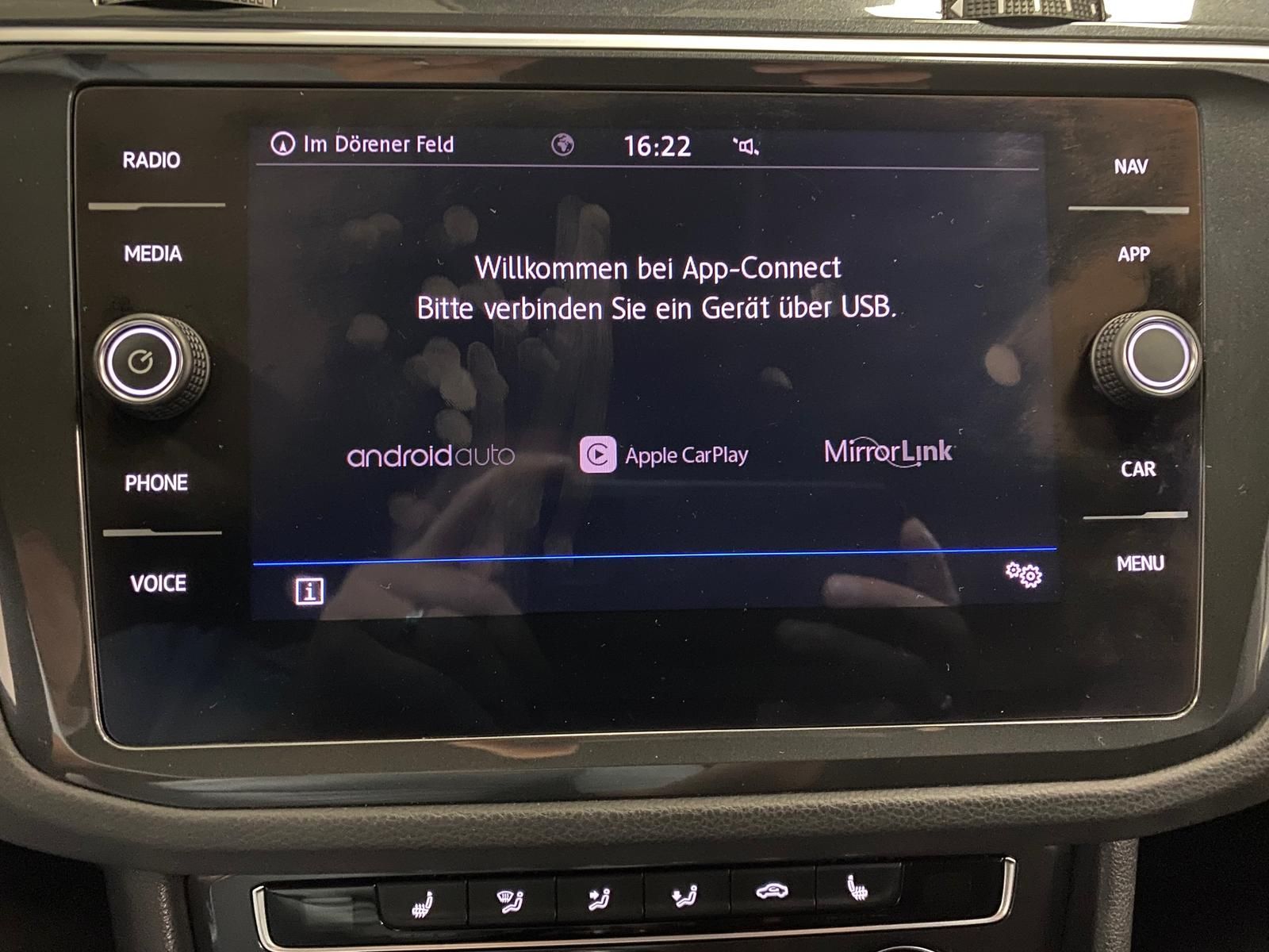 Fahrzeugabbildung Volkswagen Tiguan 2.0 TDI +AHK+APP+ALLWETTER+KLIMA+ACC