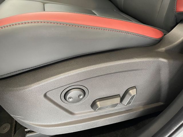 DFSK Forthing 3 PANO Leder CarPlay SHZ inkl. ÜBF STM