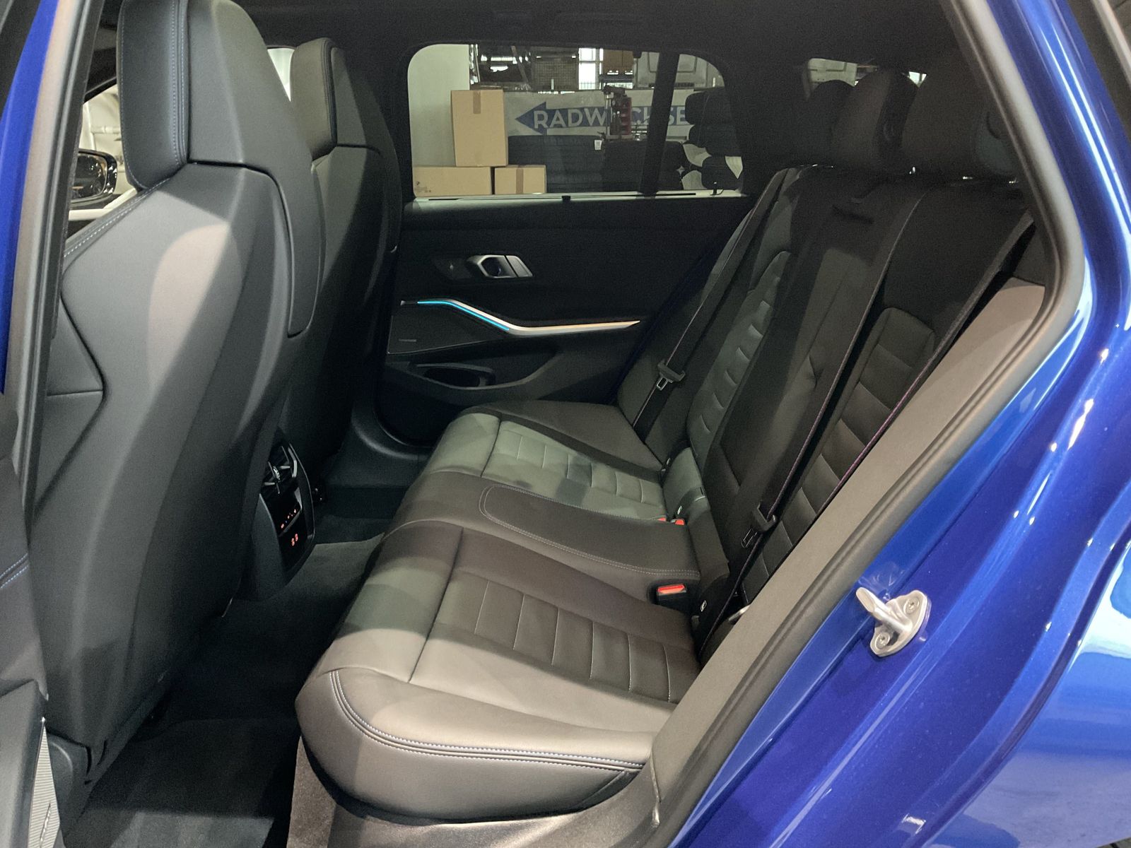 Fahrzeugeinzelansicht 13 Fahrzeugabbildung BMW M340d xDrive |M-Sportpaket pro |Panorama-Glasdac