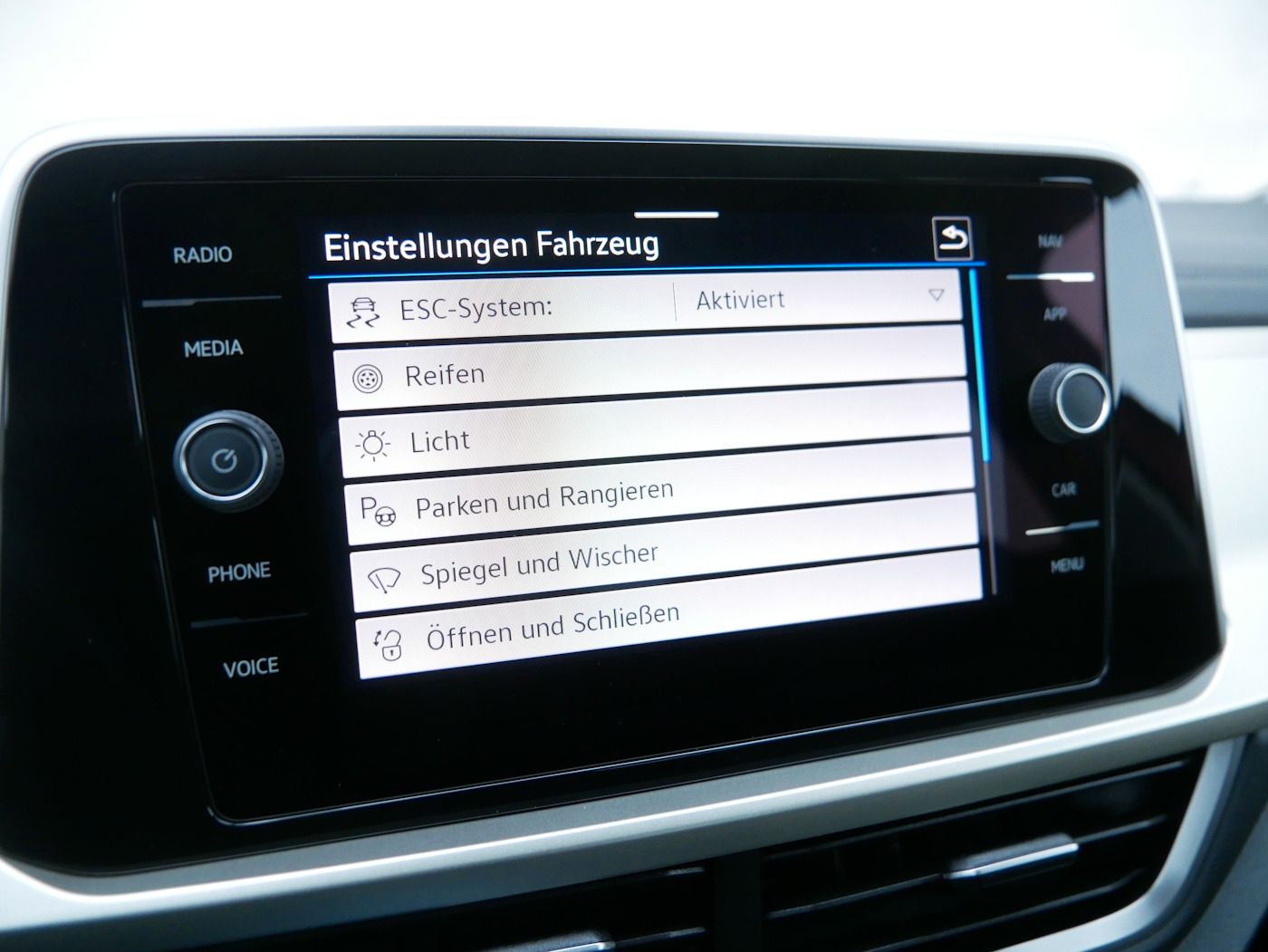 Fahrzeugabbildung Volkswagen T-Roc 1.0 MOVE NEU38T AHK Standheiz ACC LED SHZ