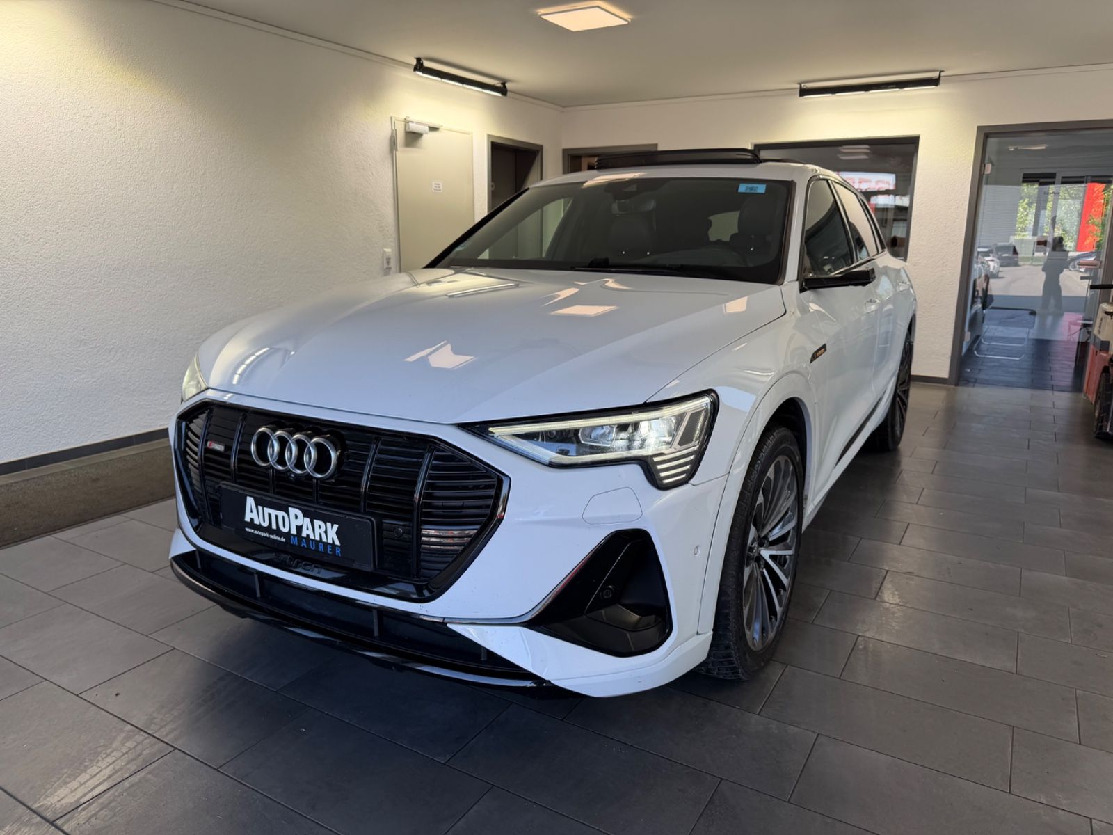 Audi e-tron SB 55 | S line | HUD | Nacht | Virtuell imagem 2