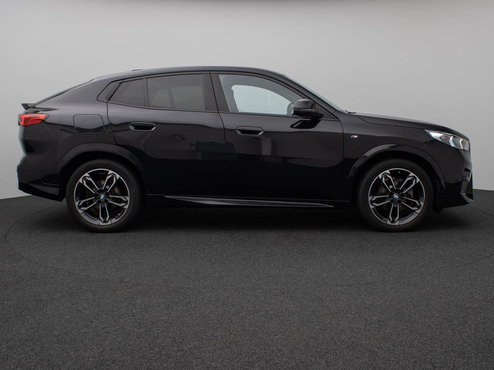 Fahrzeugabbildung BMW X2 xD20d M Sport Panorama 360°HUD DAB H/K 19Zoll