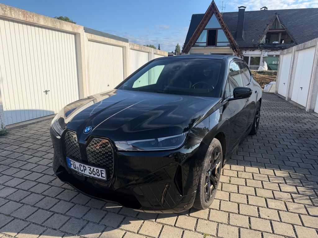 Image of BMW iX
