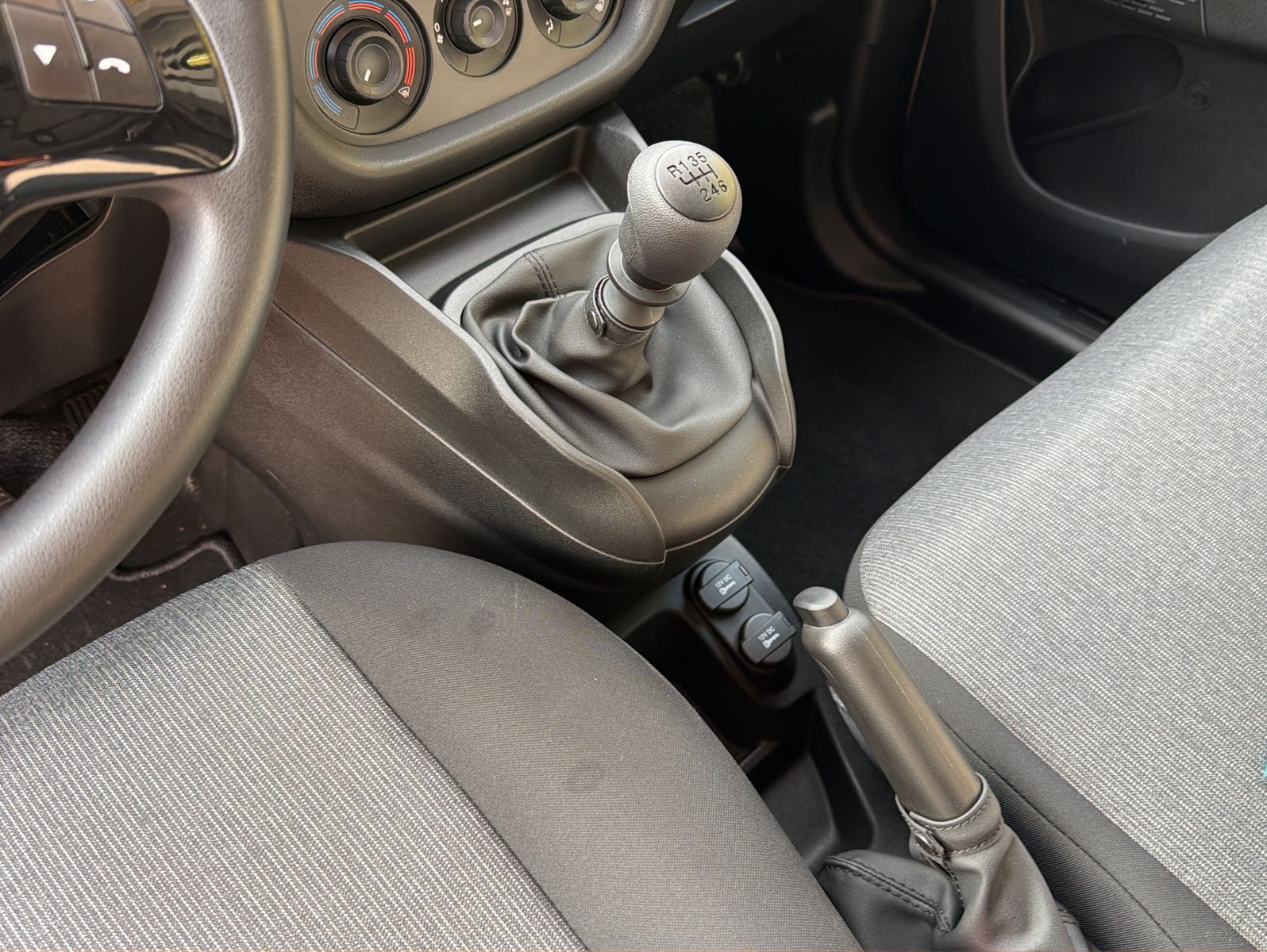 Fahrzeugabbildung Fiat Doblo 1.6 SX 3 Sitze NAVI KAMERA GARANTIE 12/202