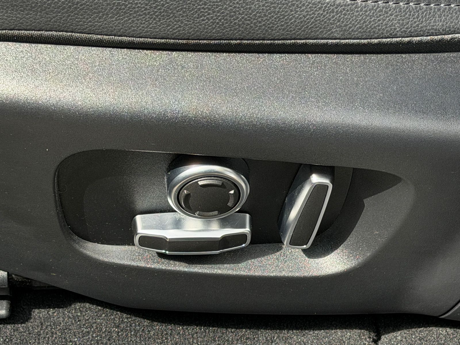 Fahrzeugabbildung Land Rover Range Rover Evoque S Hybrid /R-DYNAMIC/PANO/KAM