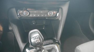 Bild 13 Opel CORSA F 1.2 GS