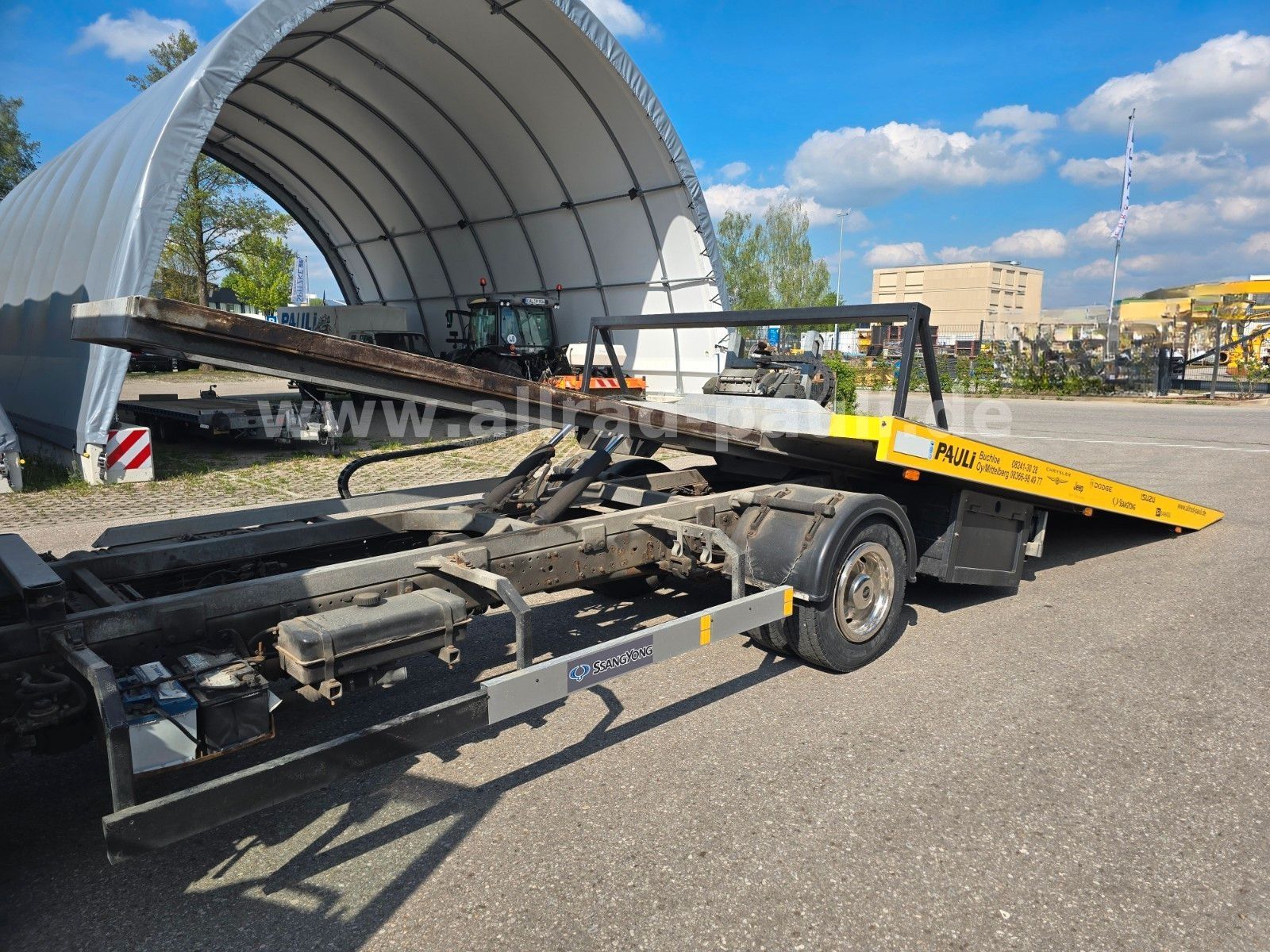Isuzu N-Serie NPR85P - Schlepper | Schiebeplateau