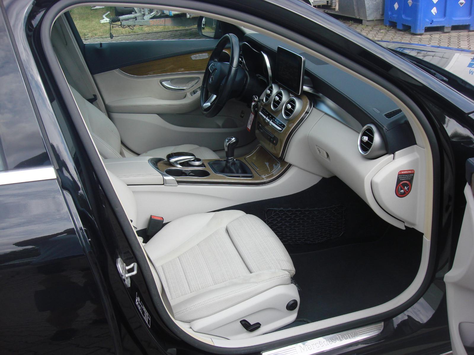 Mercedes-Benz C 180 CGI Lim. Exclusive*Comand*LED*PDC*SHZ*TÜV*